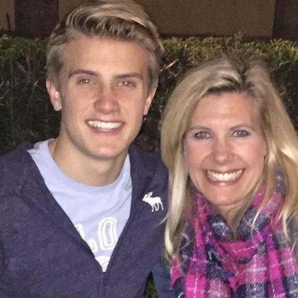 Meet your Posher, Joy - Picture 1 of 1